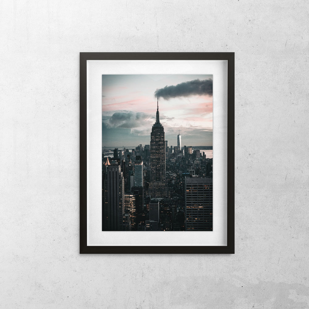 Paper mockup vertical new york empire state